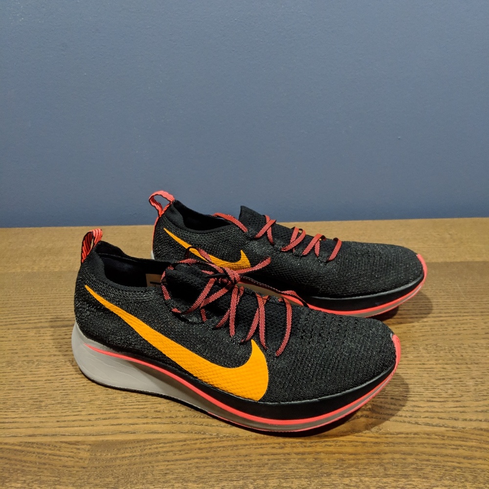 Nike Zoom Fly Flyknit Women' size 9 orange peel